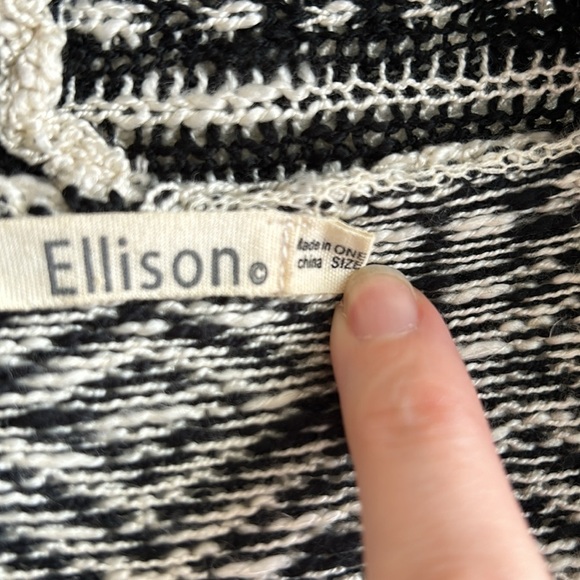 Ellison Woman’s Black Cream Fringe Knit Cardigan Geometric One Size - Picture 7 of 13
